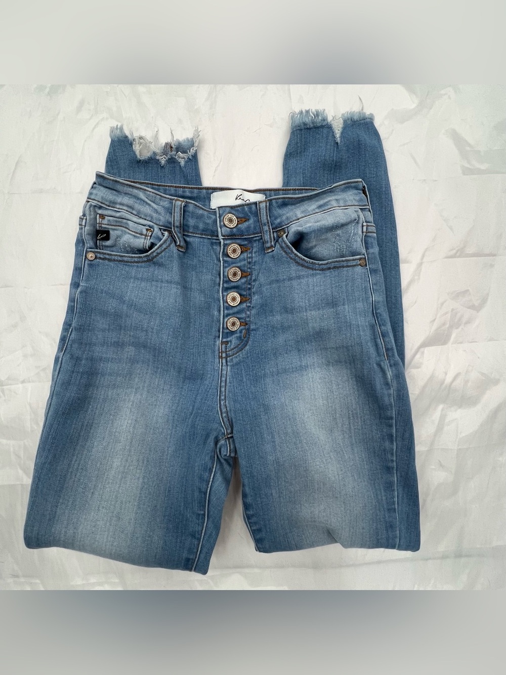 J095 KanCan 3/25 Light Blue High-Rise Button-Fly Ankle Jeans